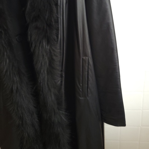 Fur-Trimmed Reversible Peacoat - Picture 4 of 6